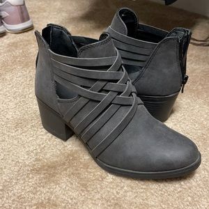 Time and Tru Booties size 6